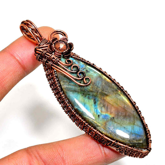 Aura’s Light – Labradorite & Copper Pendant