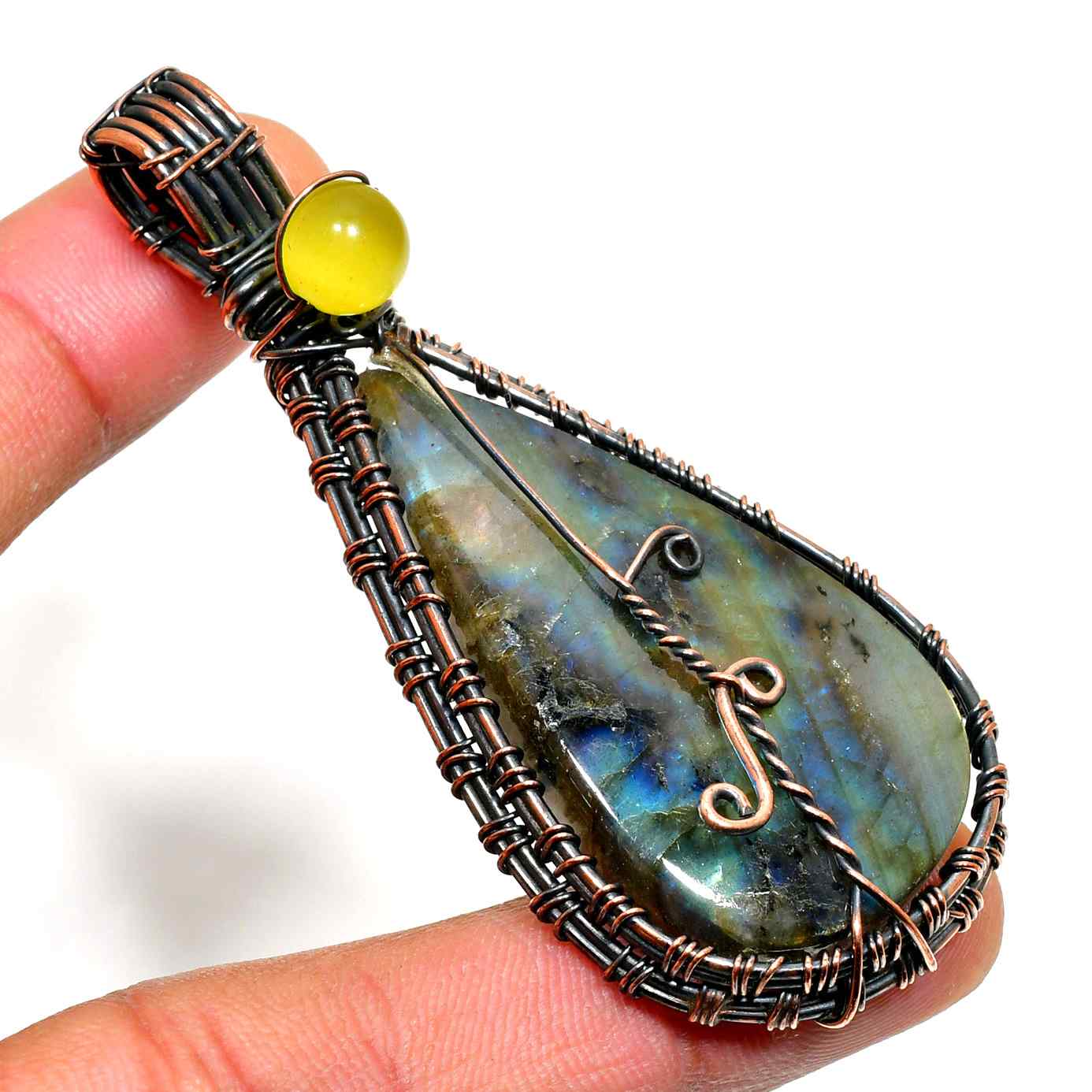 Astral Veil – Labradorite Copper Pendant