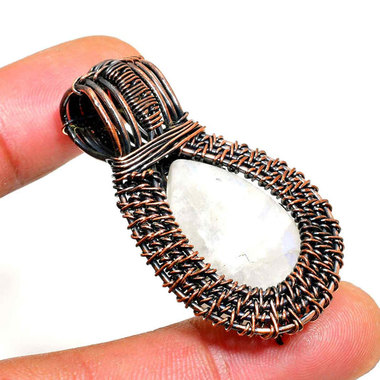Moonlit Harmony – Moonstone Copper Pendant