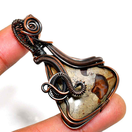 Clarity’s Embrace – Amethyst Copper Pendant