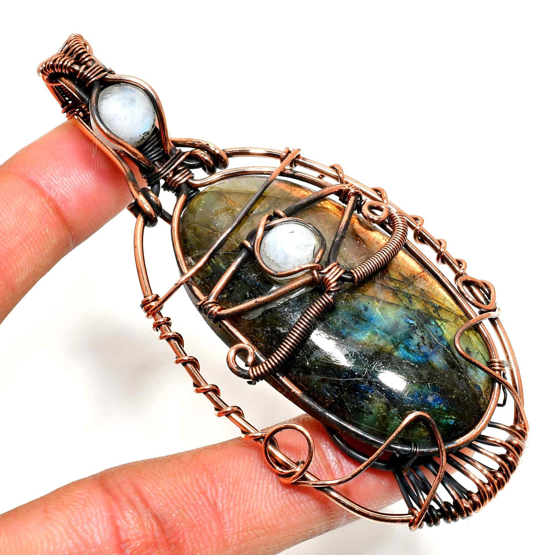 Selene’s Veil – Labradorite Copper Pendant