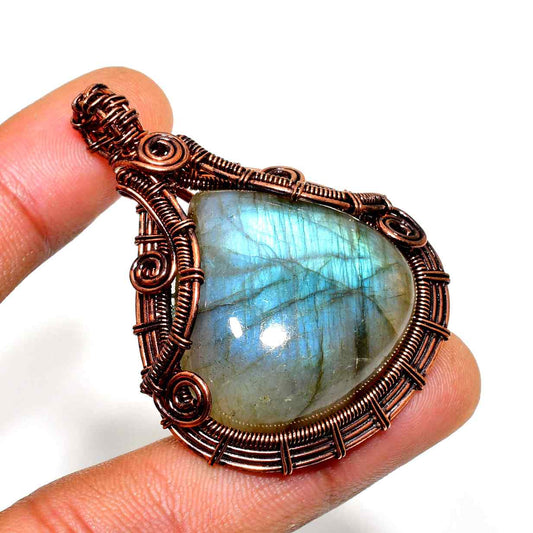 Ethereal Glow – Labradorite & Oxidized Copper Pendant