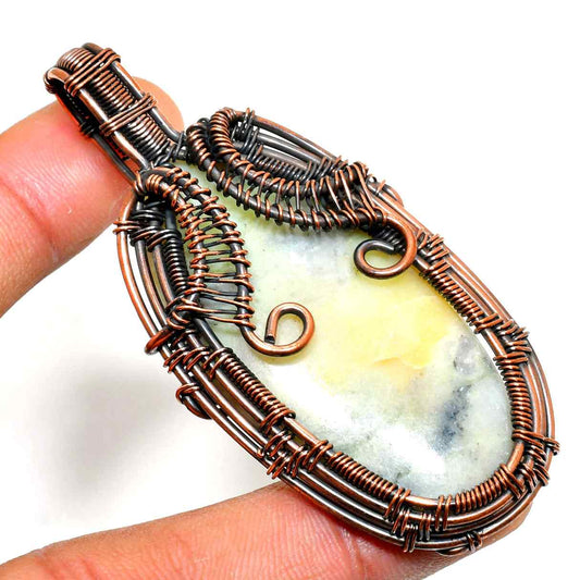 Selene’s Embrace – Amethyst Copper Pendant