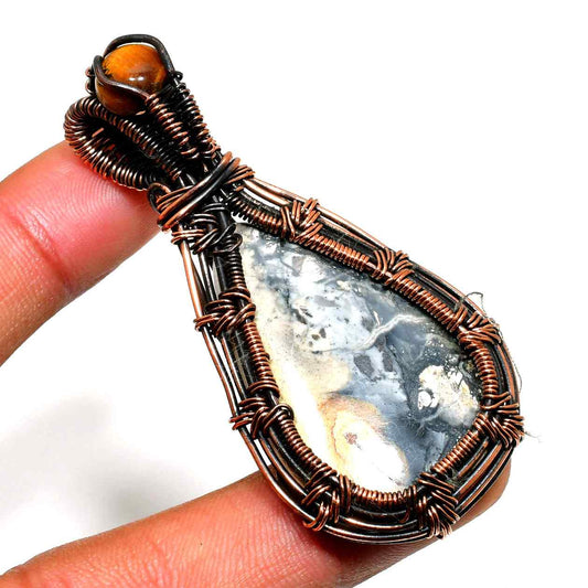 Terra’s Embrace – Agate & Copper Pendant