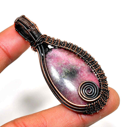 Heart’s Embrace – Rhodonite Copper Pendant