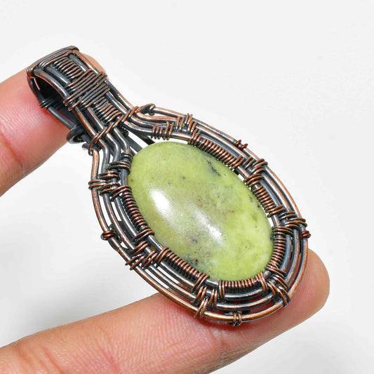 Verdant Embrace – Serpentine Copper Pendant