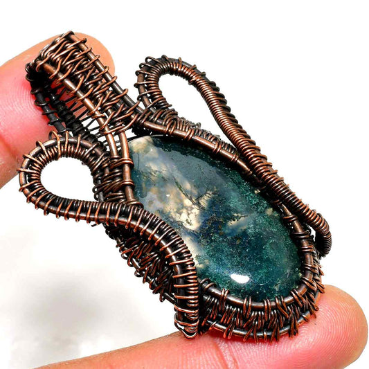Serenity’s Embrace – Amethyst Copper Pendant