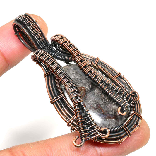Harmony’s Embrace – Amethyst Copper Pendant