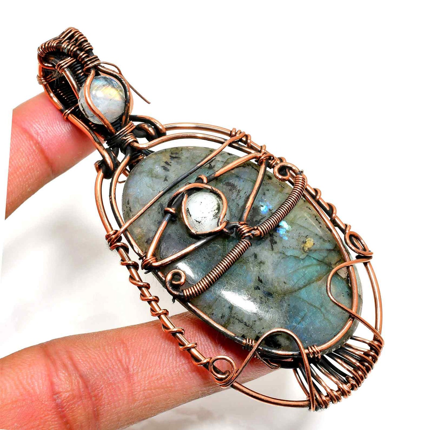 Aurora’s Glow – Copper Labradorite Pendant