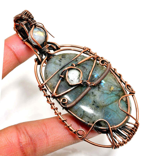 Aurora’s Glow – Copper Labradorite Pendant