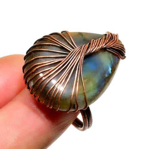 Celestial Wrap – Labradorite Copper Ring