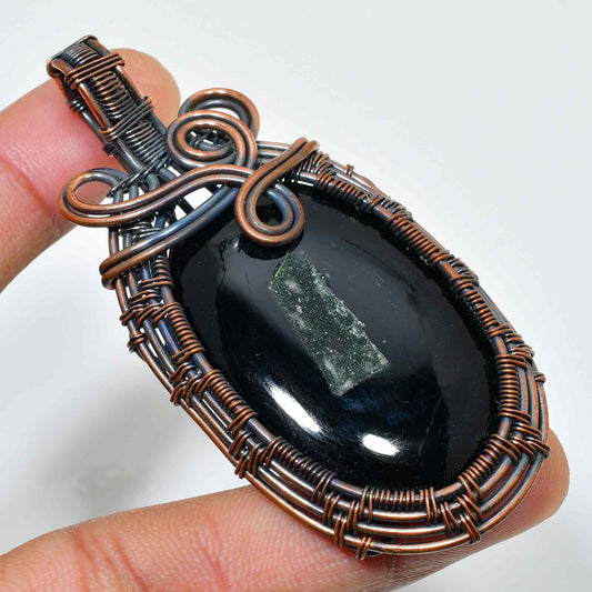Shadow’s Touch – Black Stone Copper Pendant