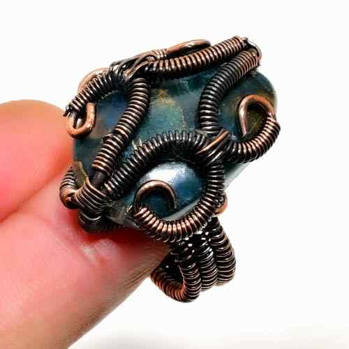 Aurora’s Gleam – Labradorite Copper Ring