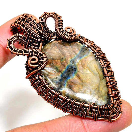 Selene’s Shield – Labradorite Copper Pendant