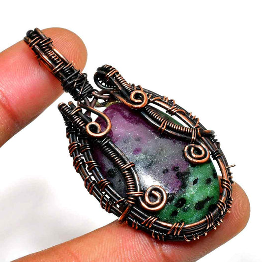 Clarity’s Embrace – Fluorite & Copper Pendant
