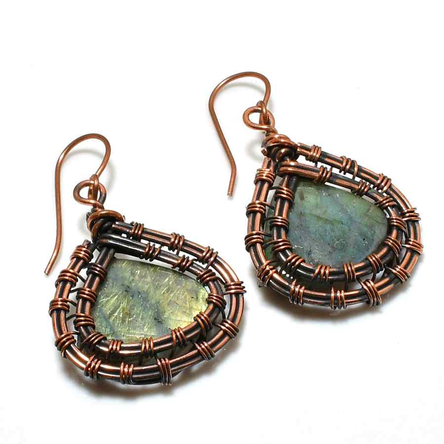 Luna’s Gleam – Labradorite Copper Drops