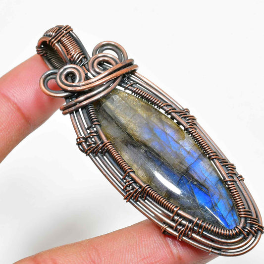 Celestial Whisper – Labradorite Copper Pendant