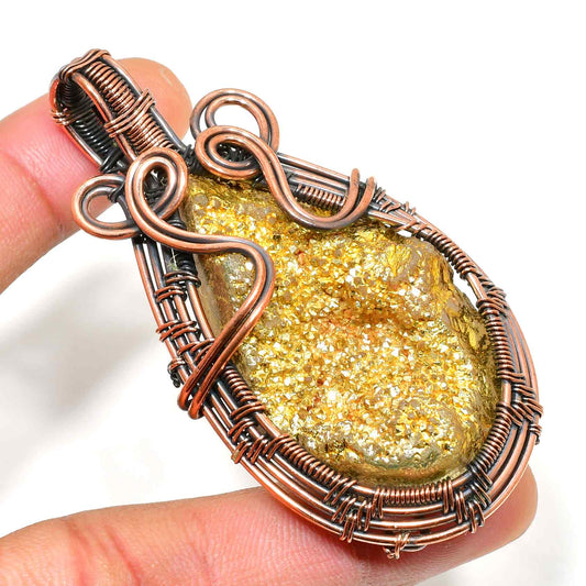Aurelia Radiance – Golden Drusy Quartz Pendant