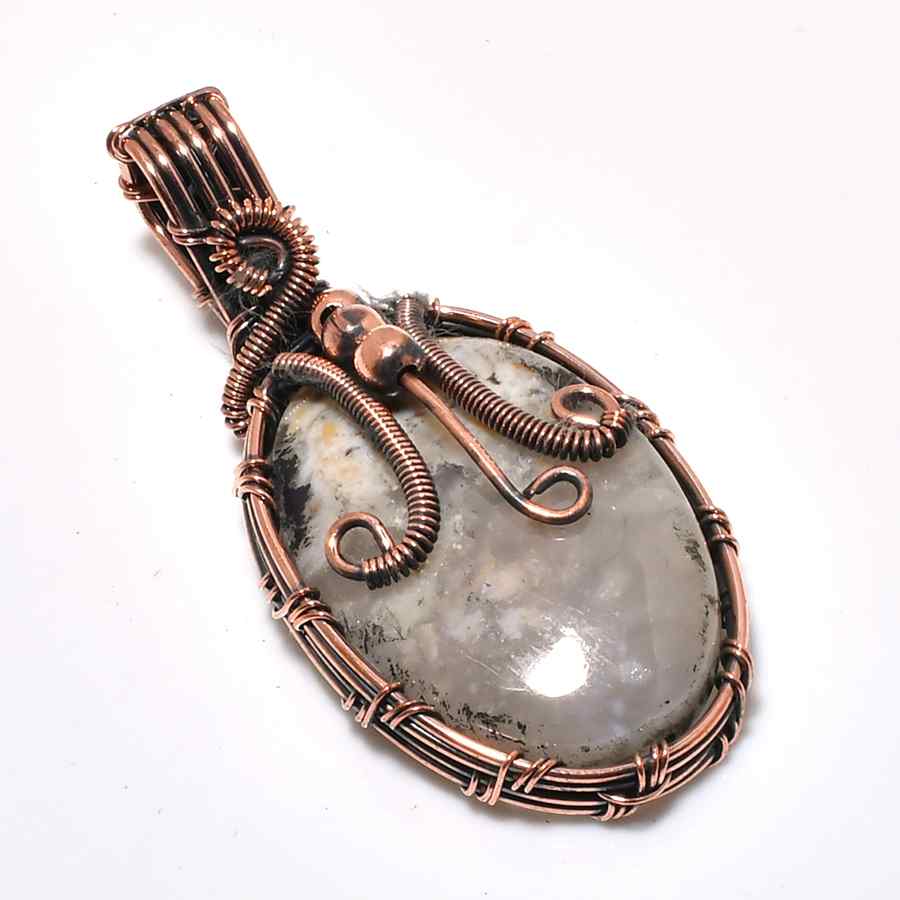 Octopus Embrace – Labradorite & Copper Pendant