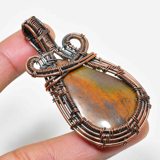 Valor’s Gaze – Tiger’s Eye Copper Pendant