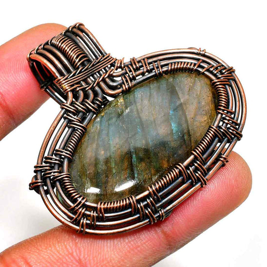 Illuminated Dreams – Labradorite Copper Pendant
