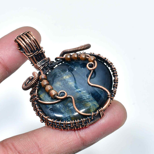 Moonlit Veil – Labradorite & Copper Pendant