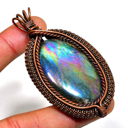 Aurora’s Gaze – Labradorite & Copper Pendant