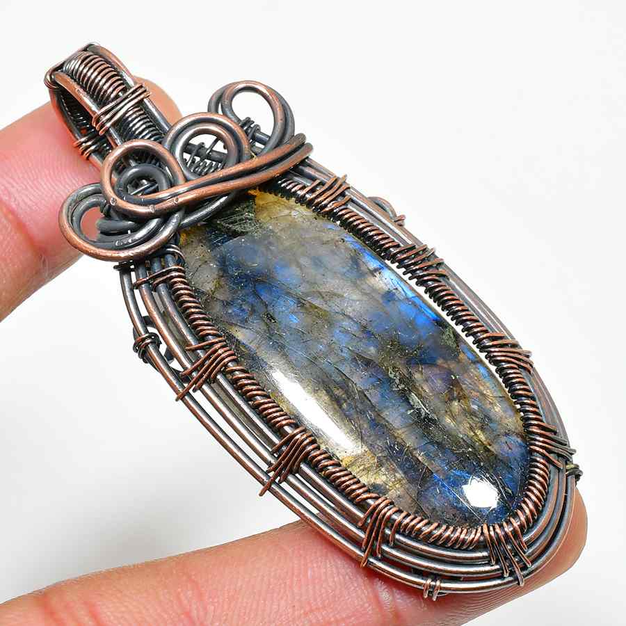 Aurora’s Veil – Labradorite Copper Pendant
