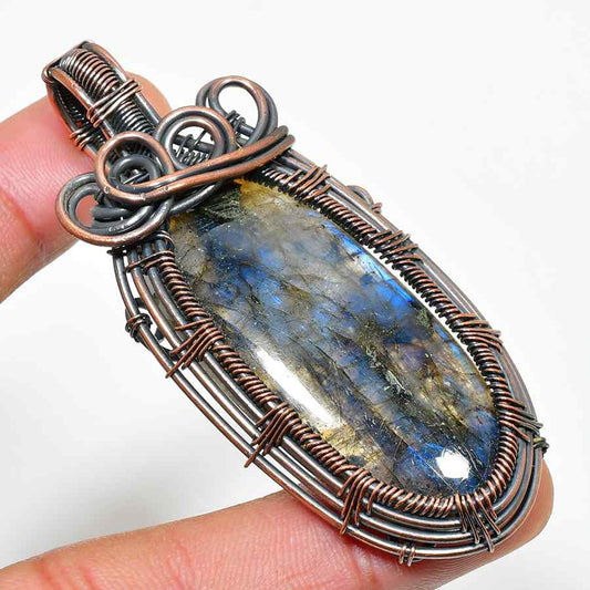 Aurora’s Veil – Labradorite Copper Pendant