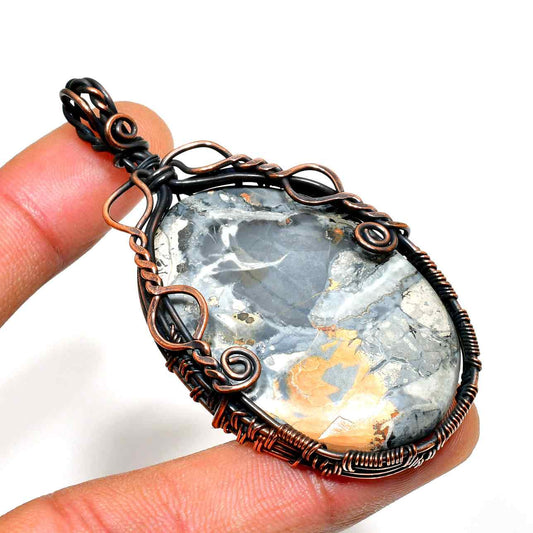 Earth’s Embrace – Agate Copper Pendant