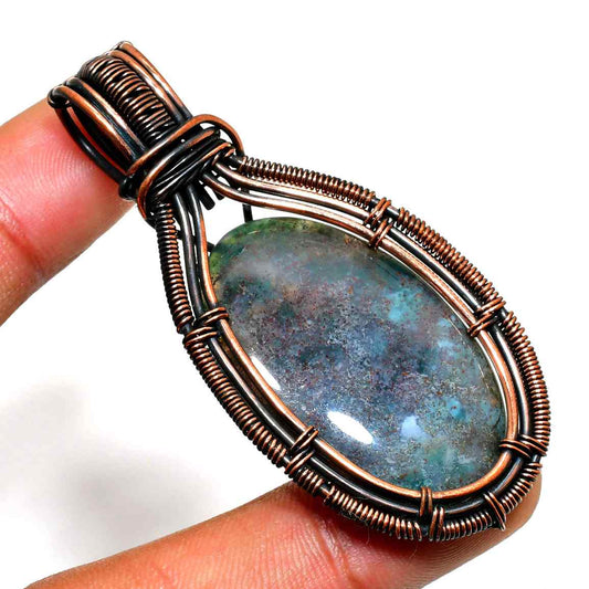 Shadow’s Embrace – Copper-Wrapped Obsidian Pendant