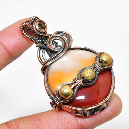 Vibrant Essence – Carnelian & Agate Antique Brass Pendant