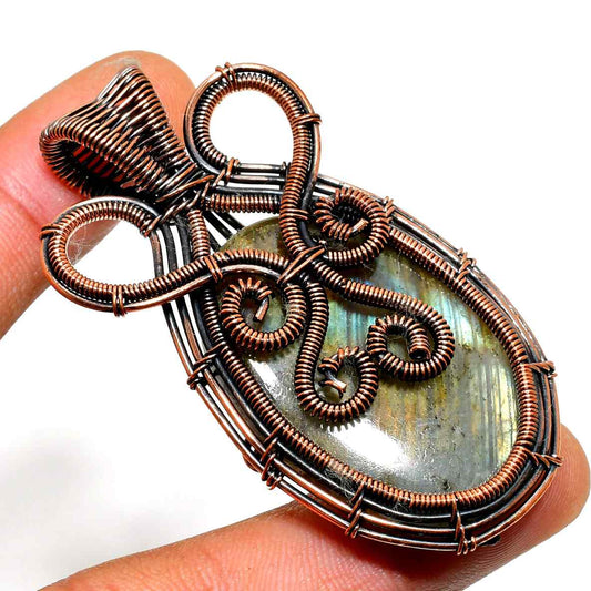 Celestial Veil – Labradorite & Copper Pendant