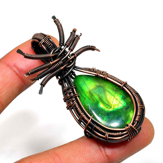 Celestial Embrace – Labradorite & Oxidized Copper Pendant