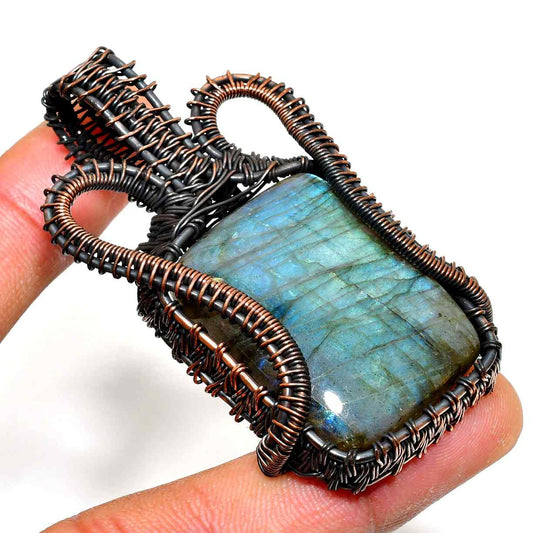 Azure’s Embrace – Labradorite Copper Pendant