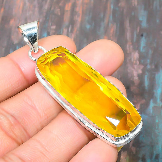 Solar Radiance – Silver-Wrapped Citrine Pendant
