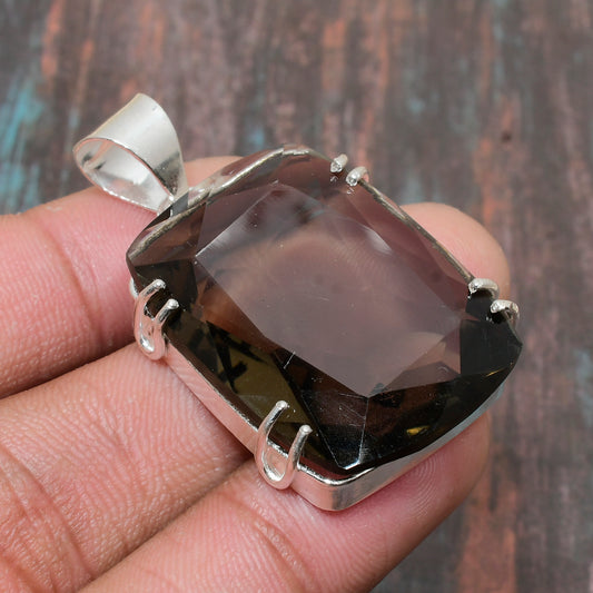 Earth’s Embrace – Smoky Quartz Silver Pendant