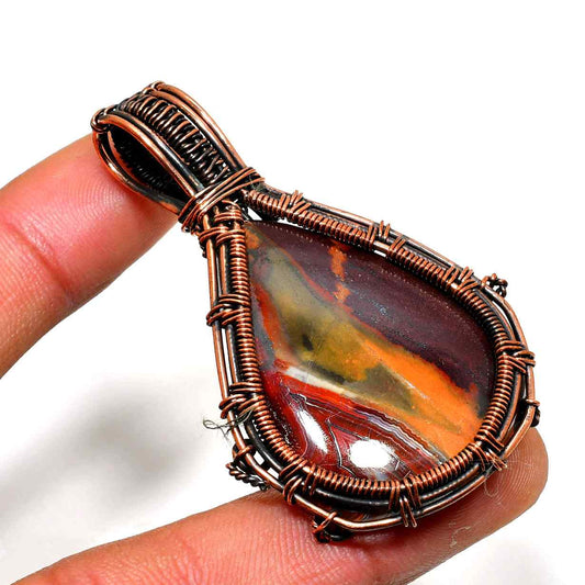 Ember’s Embrace – Agate & Copper Pendant