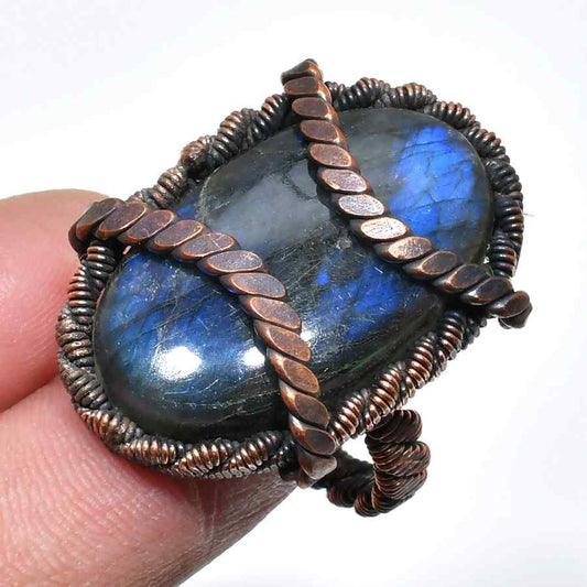 Selene’s Shield – Labradorite Copper Ring