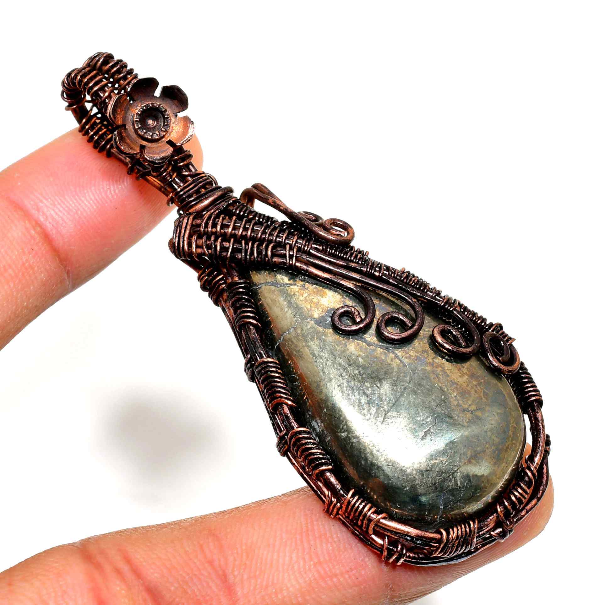 Aurora’s Embrace – Labradorite & Copper Pendant