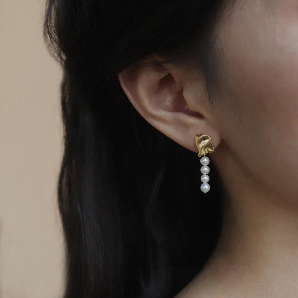 Perrie Pearl Earrings