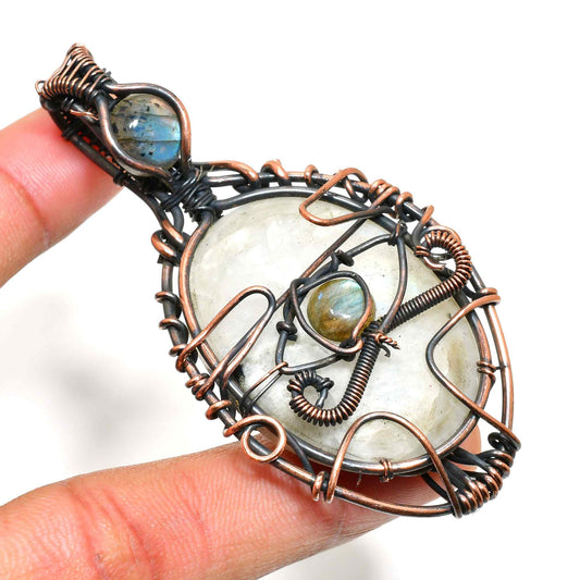 Aurora’s Shield – Labradorite Copper Pendant