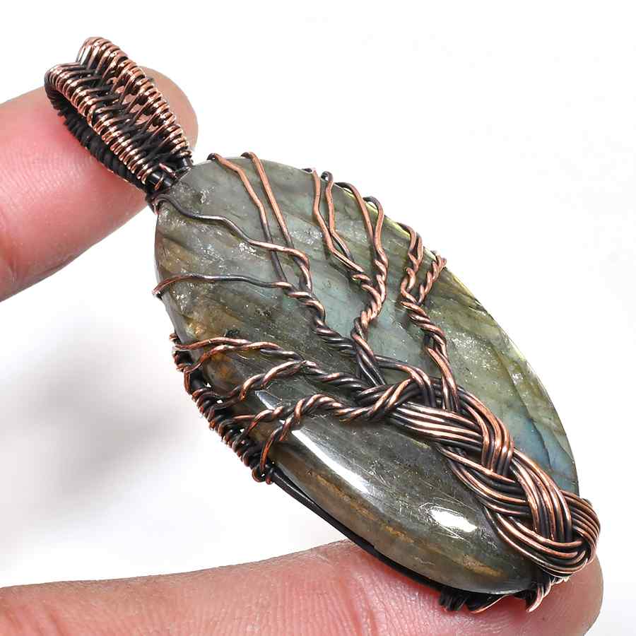 Aurora’s Whisper – Labradorite Copper Pendant