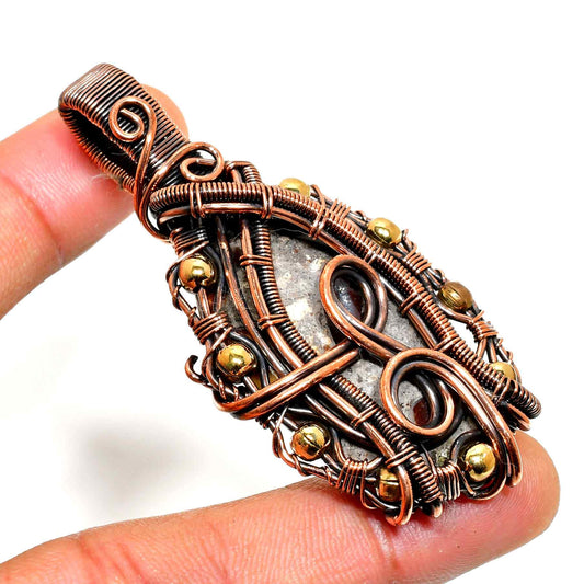 Tranquil Guardian – Copper-Wrapped Gemstone Pendant