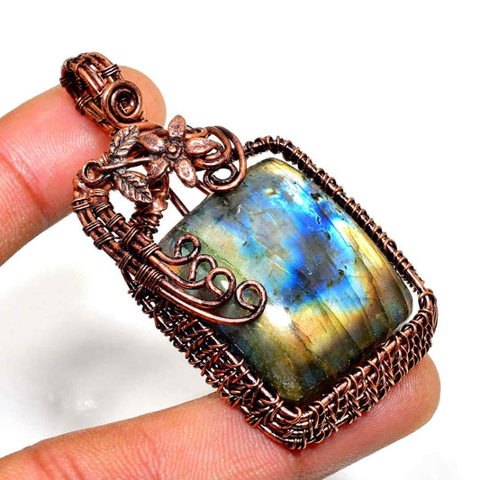 Aurora’s Veil – Labradorite Copper Pendant