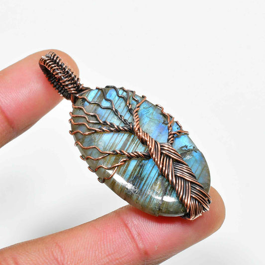 Aurora’s Veil – Labradorite Copper Pendant