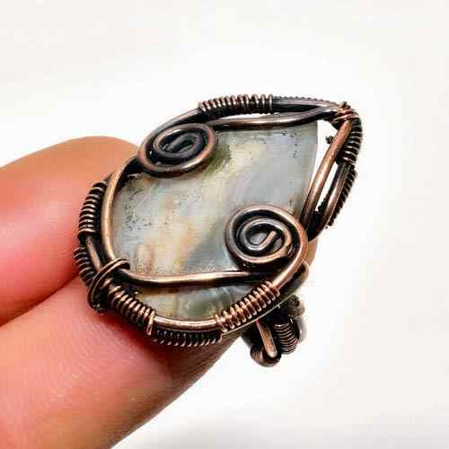 Gaia’s Embrace – Copper-Wrapped Agate Ring