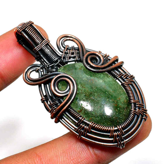 Ivy’s Embrace – Green Aventurine Copper Pendant