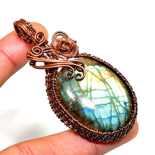 Aurora’s Awakening – Labradorite Copper Pendant