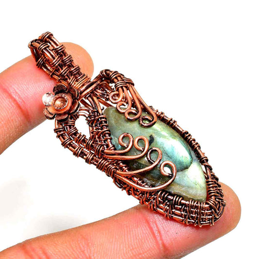 Selene’s Veil – Labradorite & Copper Pendant